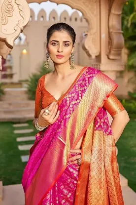Picture of Women's Patola Silk Saree With Unstitched Boluse Piece