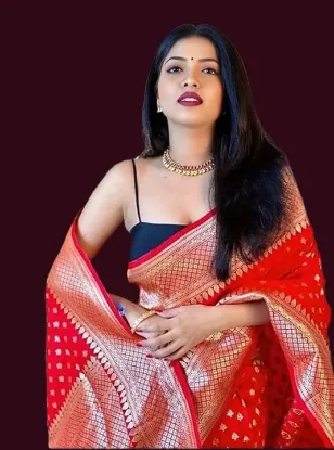 Picture of Luxurious Two-Tone Saree with Pure Zari Golden Weaving